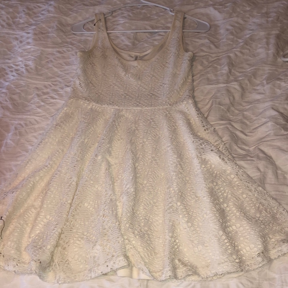 Cute white sundress!!